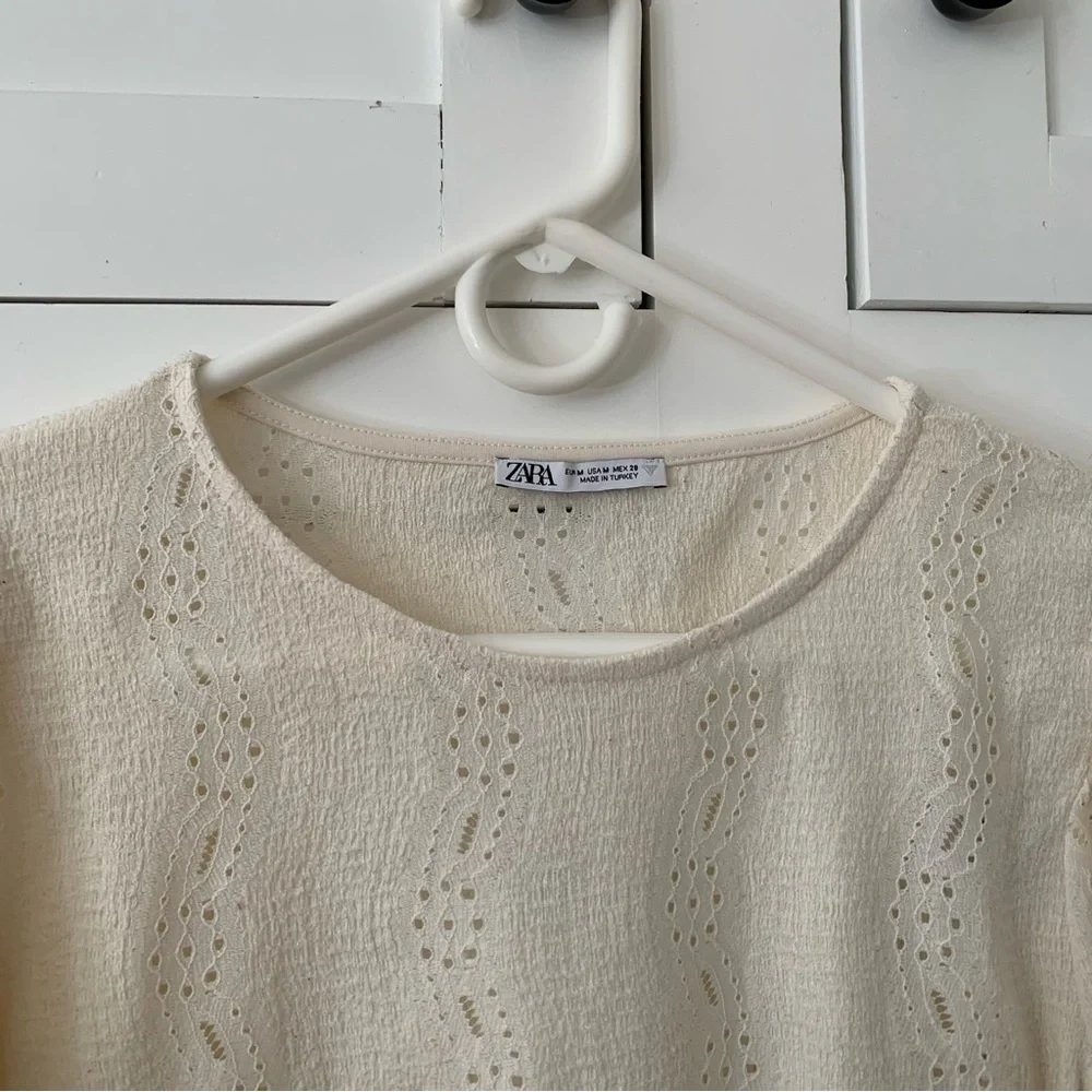 Zara Cream Eyelet Puff Sleeve Crop Shirt Size Medium